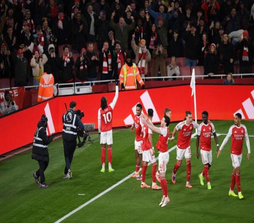 攻防俱佳！6分领跑英超的阿森纳是利物浦心中那个完美的自己