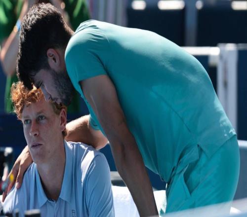 阿卡和辛納今日從韓國開工，兩位網(wǎng)壇大佬卻因00后雙子星吵了起來