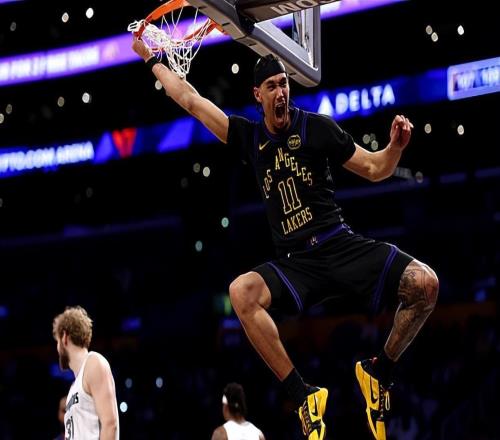 替補中鋒的表現確實(shí)越來(lái)越好了，但湖人似乎又走回到了老路上