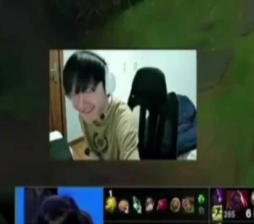 Tian和wayward復(fù)盤S12低谷分析上路經(jīng)濟(jì)黑洞團(tuán)隊(duì)隊(duì)伍氣氛太壓抑