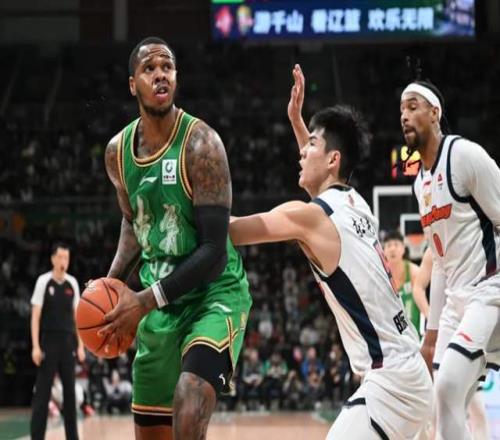 遼寧男籃又被坑慘了！水貨外援三戰(zhàn)場(chǎng)均僅5分2板，楊鳴看走眼了