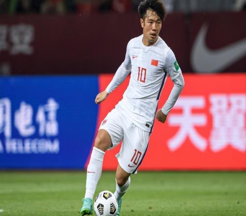 不是韓鵬也不是李霄鵬！他才是魯能最成功的救火教練，引發(fā)熱議