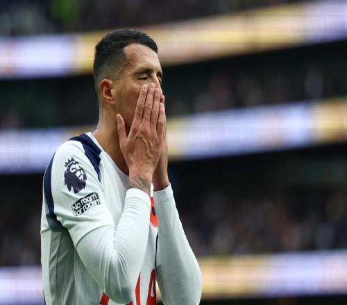 曼聯(lián)新王誕生：4場轟入4球，超級后衛(wèi)絕境救主，阿莫林終結(jié)魔咒