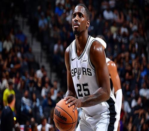 首秀中表現(xiàn)可圈可點(diǎn)！馬刺后場(chǎng)新援在發(fā)展聯(lián)盟絕對(duì)算是頂級(jí)球星