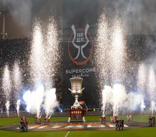 上次無皇薩參加的西超杯決賽還是21年前，之后兩隊(duì)共16次奪冠