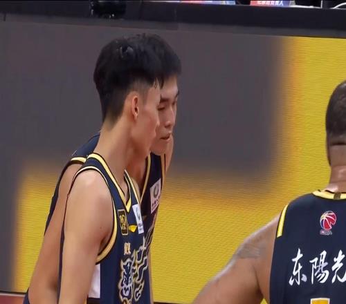 恭喜朱芳雨！廣東“空間型內(nèi)線”鎖定四星高中生，保底NBA次輪
