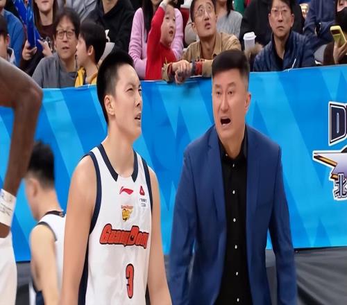 廣東狂輸31分揪出最大毒瘤！三節運動(dòng)戰0分+罰球不中，在場(chǎng)輸36分