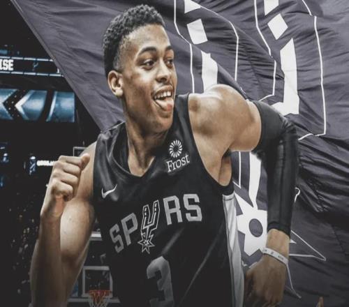 凱爾登約翰遜化身為新版吉諾比利，全能表現(xiàn)撐起馬刺隊(duì)替補(bǔ)席