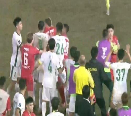 亞冠激烈沖突！20人互相推搡，曹永競?cè)炯t，兩回合兩次惡斗