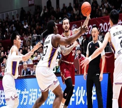 上一輪險勝四川男籃的北控男籃，客場慘敗浙江不是很正常嗎