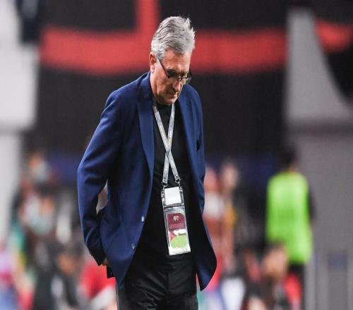 前國足主帥犀利點(diǎn)評，球員太害怕失敗，生活水平領(lǐng)先歐洲100年