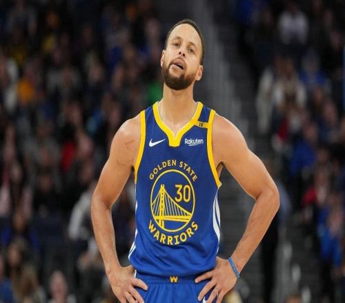 NBA發(fā)展史從張伯倫巨人時(shí)代，到三分雨的小球時(shí)代！