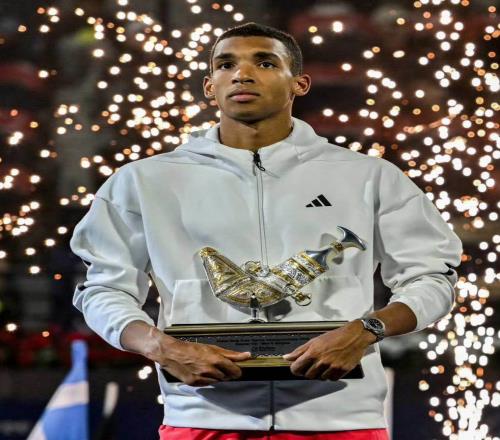 總決賽最后一席白熱化競爭，穆塞蒂小黑瘋子陪德約加練！