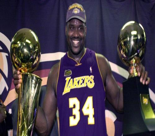 湖人三連冠時期，奧尼爾統(tǒng)治力十足，為何卻只拿到了一座MVP