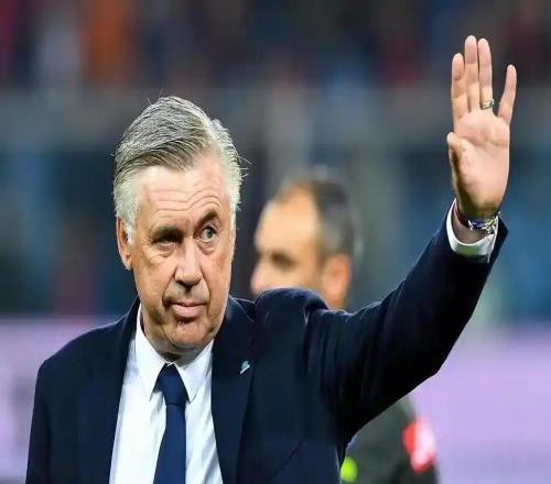 博加德建議加納喬留隊(duì)，斯洛特可以學(xué)習(xí)安胖