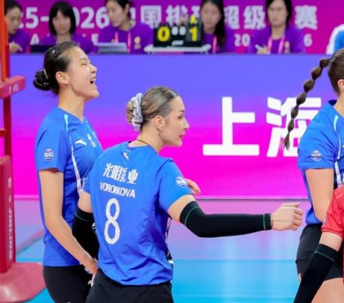 首發(fā)轟12分！中國女排又一18歲1米96新星崛起：小趙蕊蕊4次攔網(wǎng)