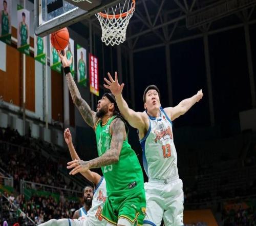 趙繼偉回歸首秀獨(dú)砍24分遼寧本鋼主場82：75擊敗新疆伊力特