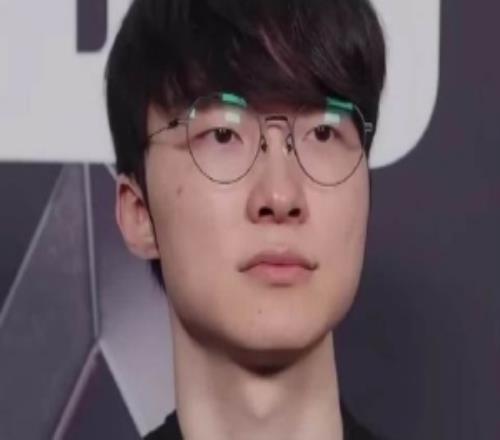 媒體人看Faker六冠結婚：亂了亂了道心亂了居然猶豫了一會(huì )