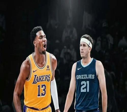 半場(chǎng)81分！31+10+9全力詹！交易小李被噴麻了！