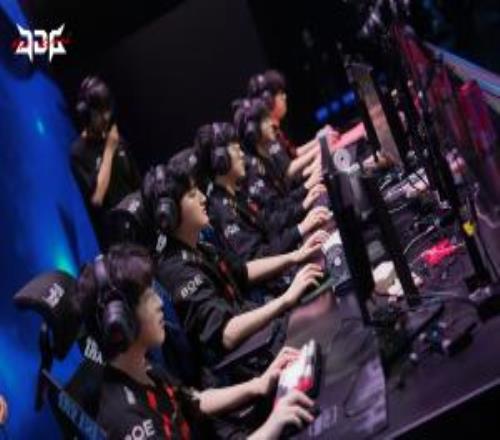 硬實(shí)力登峰組倒三！JDG目前僅在第三賽段比賽中戰(zhàn)勝過WE與FPX