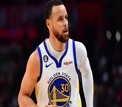 勇士大勝黃蜂！6配角齊爆，庫里被嚴(yán)防死守，格林轟20分仍副作用