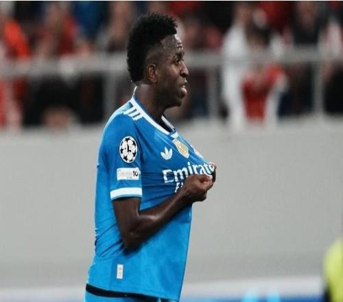 阿斯：皇馬對維尼修斯的報價仍有效，高層仍希望完成續(xù)約