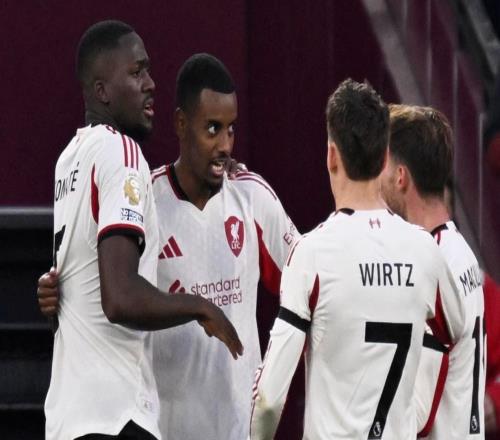 斯洛特太狠了，大膽棄用薩拉赫，1.4億鋒霸破門，利物浦終結(jié)3連敗