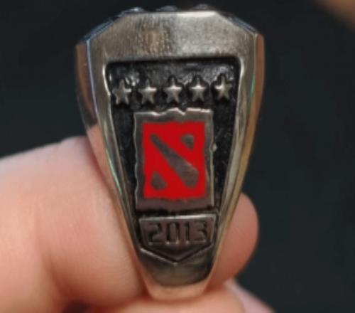 《DOTA2》Ti3冠軍戒指遭拍賣(mài)起拍價(jià)為49萬(wàn)一口價(jià)69萬(wàn)元