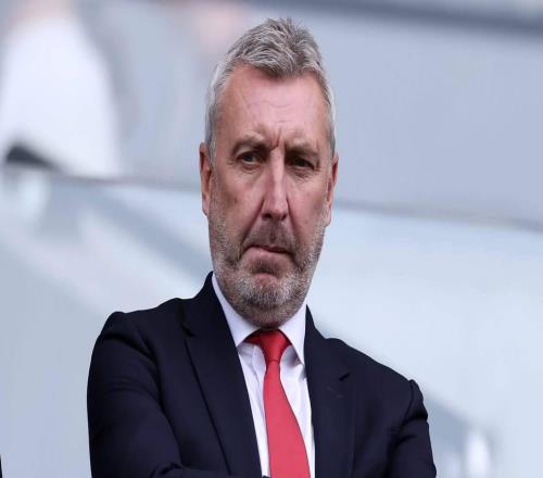 TA：公開(kāi)質(zhì)疑架構與戰績(jì)壓力并存，阿莫林在曼聯(lián)處境變得緊張