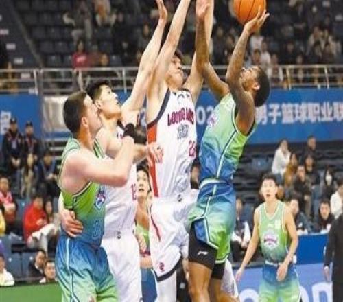 換帥展現新面貌天津男籃加時(shí)惜敗