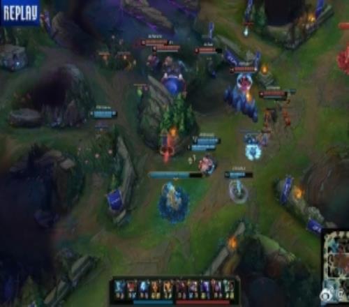 涵藝吐槽JDG打野Junjia發(fā)揮：要不把junjia換了吧或者拉個(gè)人輪換