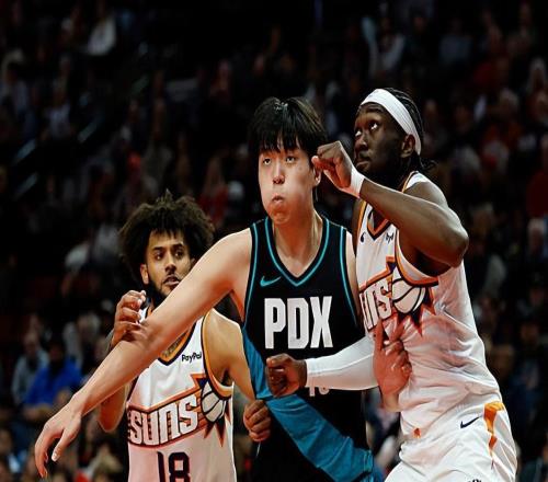 開拓者跟隊記者：楊瀚森的防守仍然存在問題，去發(fā)展聯(lián)盟很有幫助