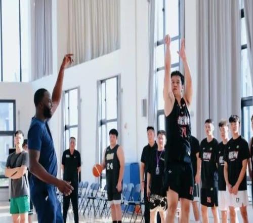 NBA总冠军球员追梦格林赛前特训衢州队，可惜最终不敌富阳