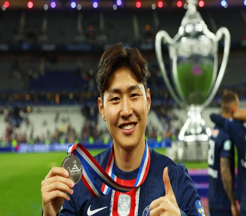 隊報：多隊對李剛?cè)矢信d趣，但除非報價很誘人否則巴黎不會放人