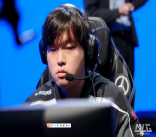 要輪到Bin哥發(fā)言了Elk與Shad0w更博后超話顯示Bin登上微博