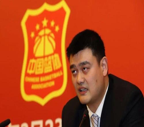 45歲的姚明開始領(lǐng)養(yǎng)老金了，每年15.7萬元