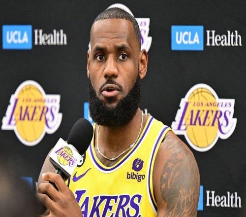 40歲數(shù)據(jù)：詹姆斯各項(xiàng)數(shù)據(jù)全面壓過(guò)喬丹！喬丹歷史第一地位危了