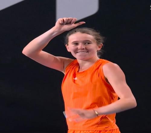 19歲捷克黑馬震撼澳網(wǎng)！本西奇成首位出局前十種子