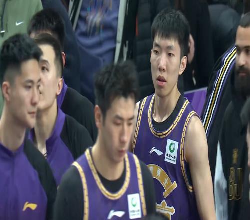 諷刺！愛(ài)將三節拿2分，郭士強都看不下去，棄將29分卻比外援都硬