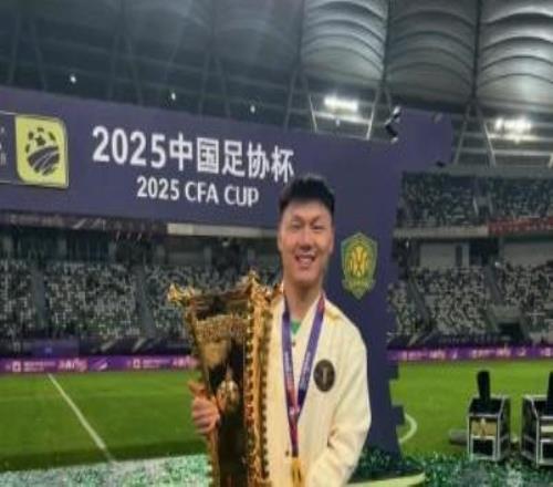 博主暗示方昊轉(zhuǎn)會(huì)浙江：你也許還會(huì)身著熟悉的顏色