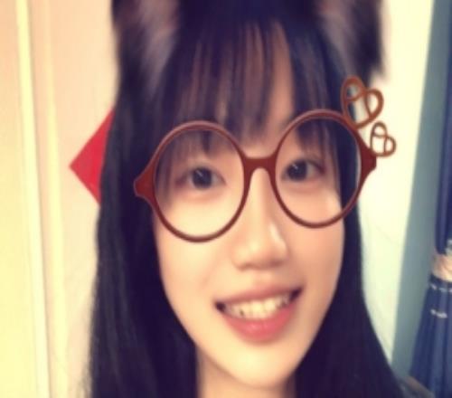 LPL主持人十月曬照：最近低幀率生活很開心哦