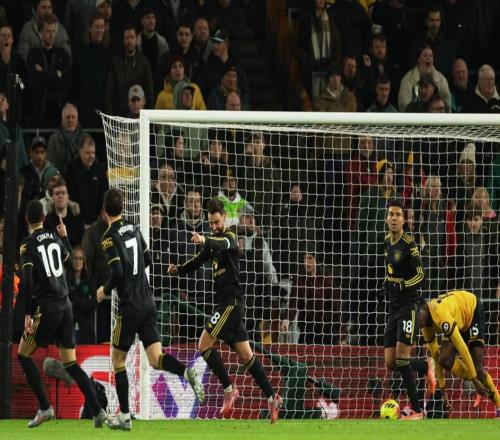 爭四格局大亂，曼聯(lián)3場(chǎng)不敗，積分追平切爾西，與歐冠區只差1分