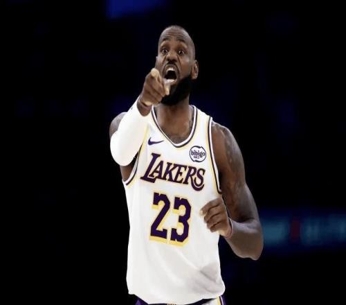 美媒驚呼“今夕是何年”！曬詹杜庫卡登高光數據，書(shū)寫(xiě)不老傳奇