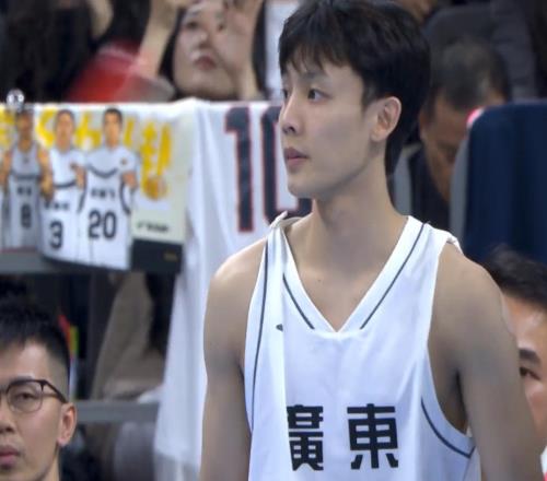 正式確定！山東隊(duì)截胡廣東冠軍后衛(wèi)，這可是昔日宏遠(yuǎn)天賦第一人！