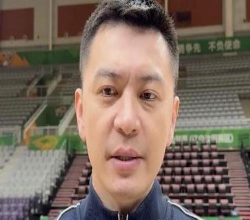 楊鳴：青島的實力沒有因楊瀚森離開而下降趙繼偉今晚不會出戰(zhàn)