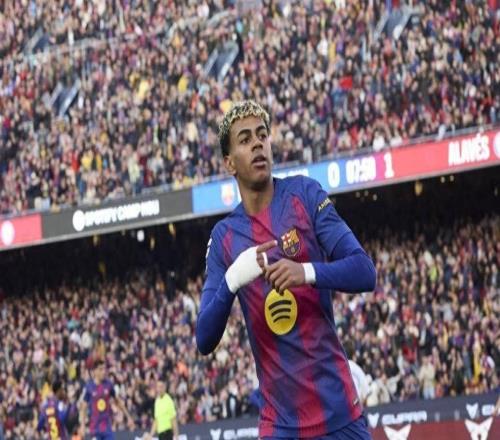 西甲：31！巴薩主場逆轉(zhuǎn)阿拉維斯，奧爾莫雙響+亞馬爾破門