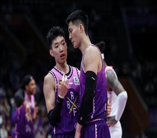 20分大敗！張慶鵬還不下課除了外援沒人幫忙，丁偉笑而不語(yǔ)