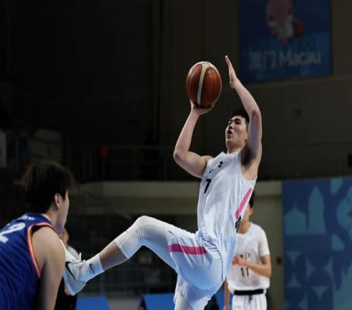 盡力！18歲李悅洲全運(yùn)場均42.3分仍無緣獎牌，癱坐在地情緒沉重