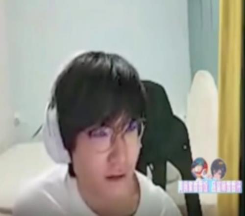 Tian：不會(huì)真有人覺(jué)得職業(yè)選手菜吧成名選手沒(méi)一個(gè)菜的