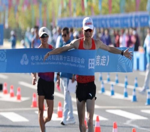 十五運田徑首金珠海誕生！云南名將張俊男子20公里競走奪冠